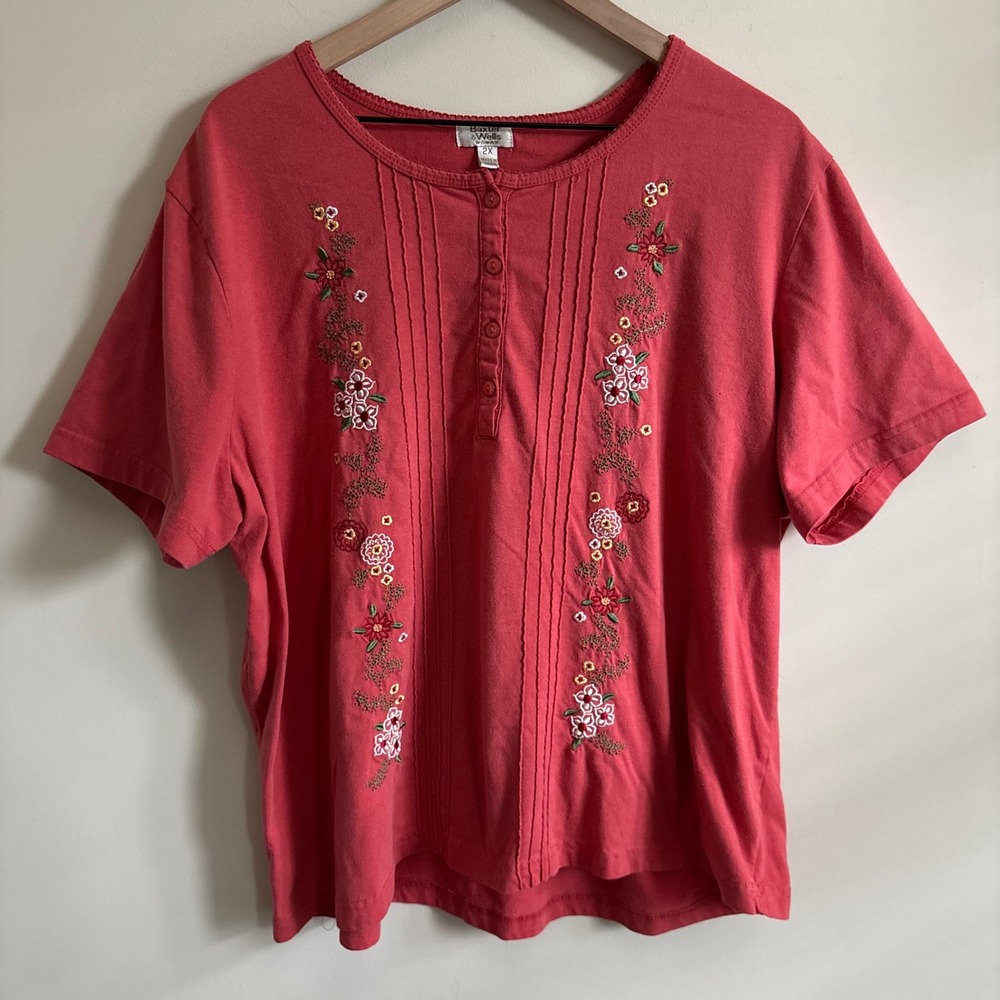 Baxter & Wells Woman Pink Floral Embroidered Pintuck Henley Top 2X Plus Size